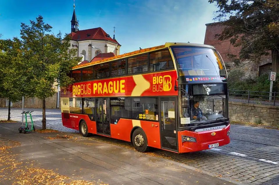 Autobusová prohlídka Prahy Hop-On Hop-Off